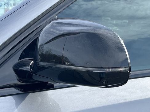 Used 2026 BMW X6 M60i image 36