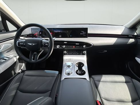 Certified 2026 Genesis GV70 2.5T Advanced AWD/4WD image 20