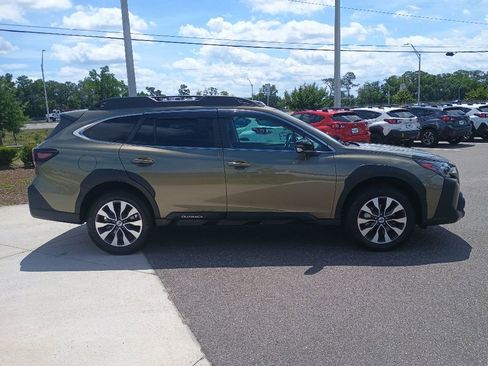 Certified 2025 Subaru Outback Limited AWD/4WD image 4