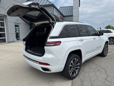 Used 2022 Jeep Grand Cherokee Overland AWD/4WD image 20