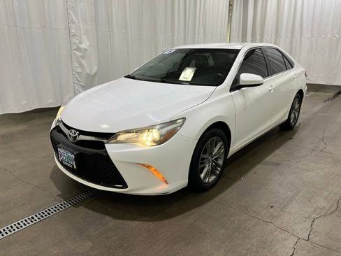 Used 2015 Toyota Camry SE image 8