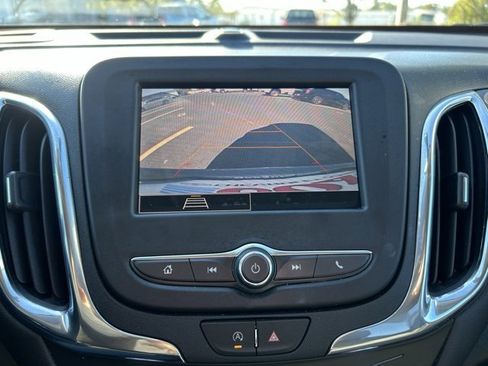 Used 2023 Chevrolet Equinox LT image 24