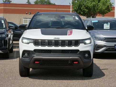 Used 2024 Jeep Compass Trailhawk AWD/4WD image 2