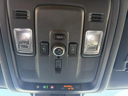 Certified 2025 Chevrolet Suburban Premier image 37