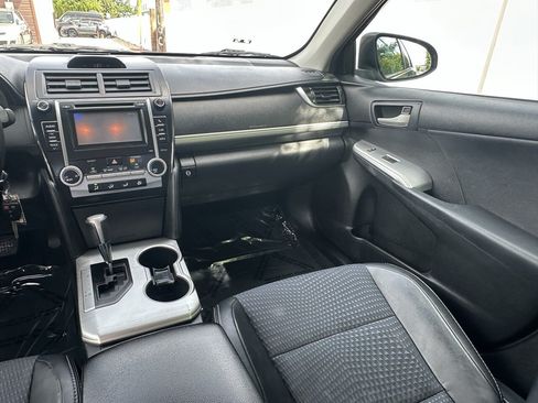 Used 2012 Toyota Camry SE FWD image 10