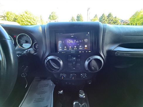 Used 2015 Jeep Wrangler Unlimited Sport AWD/4WD image 18
