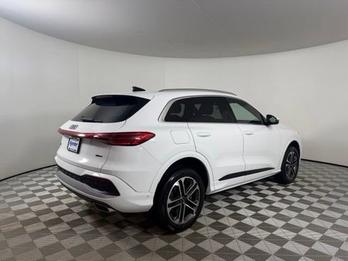 Certified 2025 Audi Q5 Premium w/ Convenience Package AWD/4WD image 8