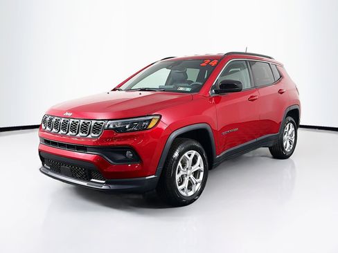 Used 2024 Jeep Compass Latitude w/ Convenience Group image 4