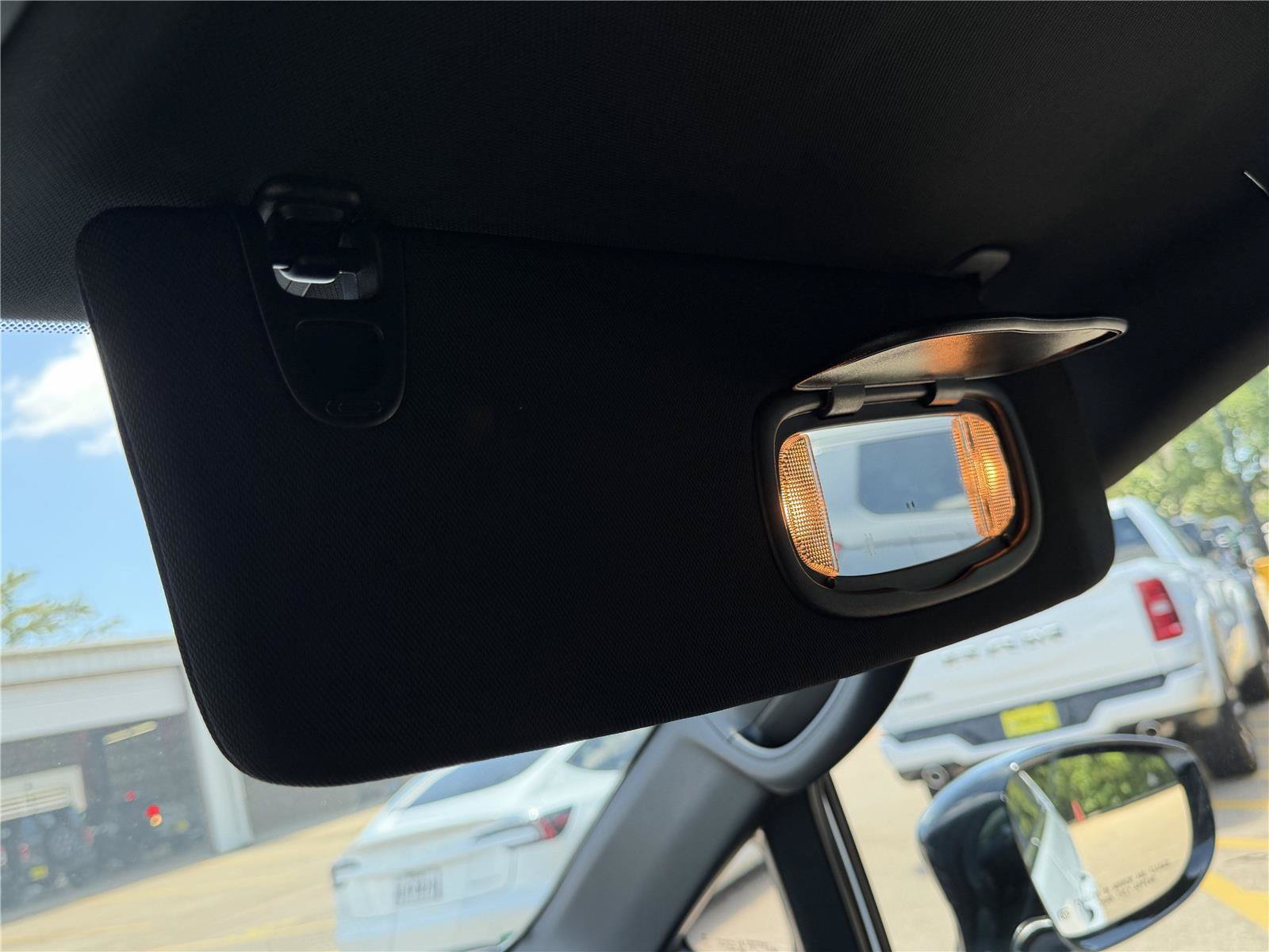 New 2027 Chrysler Pacifica Select FWD image 25
