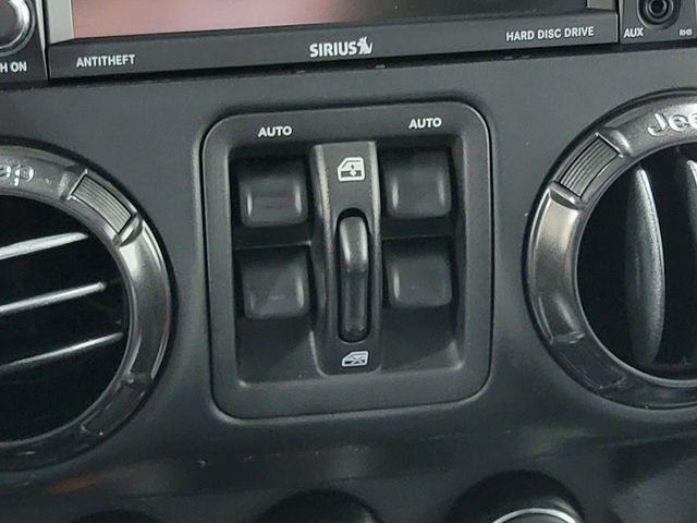 Used 2017 Jeep Wrangler Unlimited Rubicon AWD/4WD image 22