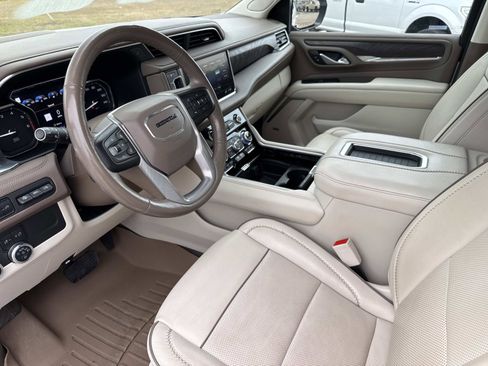 Used 2021 GMC Yukon XL Denali image 28