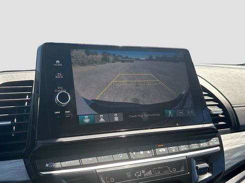 Used 2025 Honda Odyssey Elite image 14
