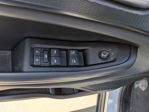 Used 2023 Jeep Grand Cherokee Altitude AWD/4WD image 23