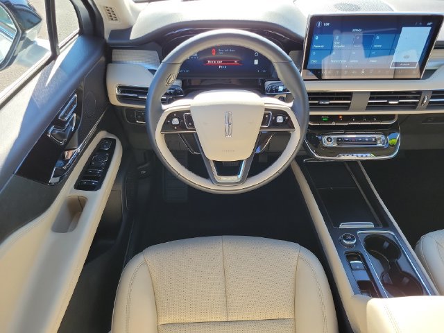 Used 2025 Lincoln Corsair AWD w/ Equipment Group 101A image 25