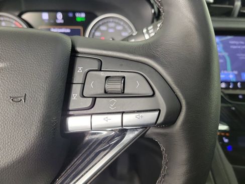 Certified 2025 Cadillac XT6 Premium Luxury w/ Technology Package FWD image 24