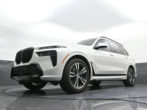 Used 2026 BMW X7 xDrive40i w/ M Sport Package AWD/4WD image 26