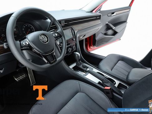Used 2022 Volkswagen Passat 2.0T FWD image 19