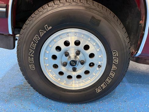 Used 1994 Chevrolet S10 Pickup 4WD 4-Door image 59