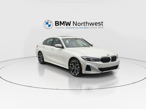 New 2026 BMW 330i xDrive Sedan w/ Premium Package AWD/4WD image 5