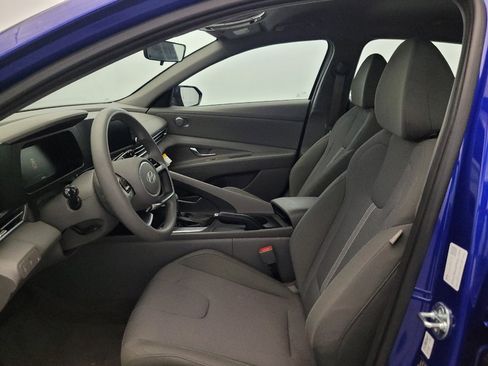 Used 2025 Hyundai Elantra SE w/ Cargo Package FWD image 17