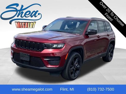 Used 2023 Jeep Grand Cherokee Altitude AWD/4WD image 1