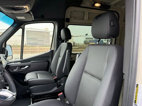 New 2026 Mercedes-Benz Sprinter 2500 image 11