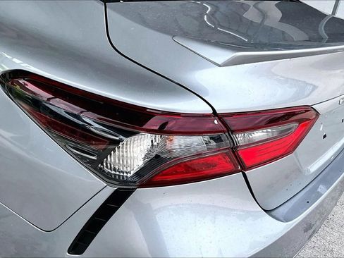 Used 2021 Toyota Camry SE FWD image 20