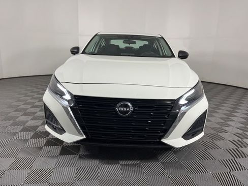 Used 2025 Nissan Altima 2.5 SV image 4