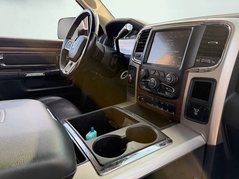 Used 2015 RAM 2500 Laramie w/ Black Appearance Group AWD/4WD image 29
