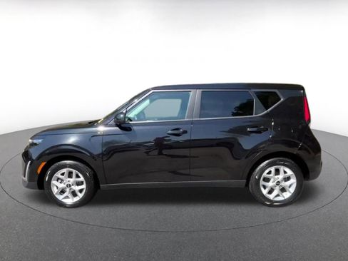 Used 2025 Kia Soul LX w/ LX Technology Package image 9