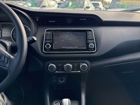 Certified 2025 Nissan Kicks Play S image 22