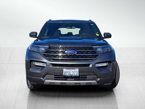 Used 2020 Ford Explorer XLT w/ Equipment Group 202A RWD image 2