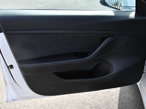 Used 2020 Tesla Model 3 Standard Range RWD image 13