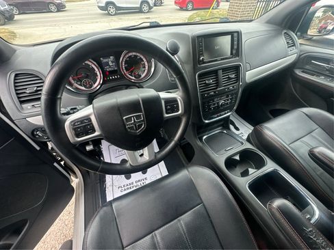 Used 2017 Dodge Grand Caravan GT FWD image 32