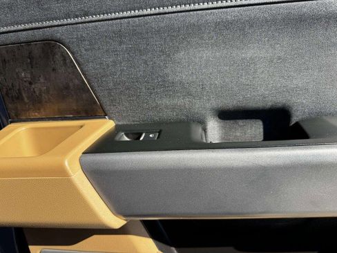 Used 2023 Ford F250 Lariat w/ Lariat Ultimate Package image 44