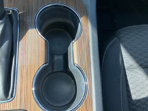 Used 2019 GMC Acadia SLE image 14