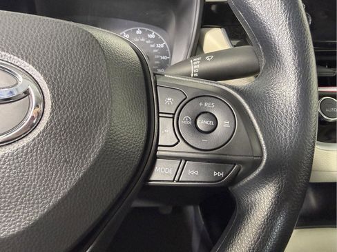 Used 2024 Toyota Corolla LE image 32