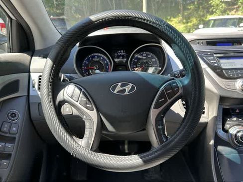 Used 2013 Hyundai Elantra Limited FWD image 8
