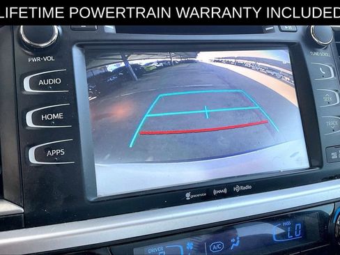 Used 2019 Toyota Highlander XLE image 29