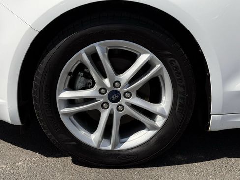 Used 2018 Ford Fusion SE w/ Equipment Group 602A FWD image 10