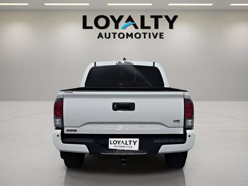 Used 2023 Toyota Tacoma TRD Sport w/ Technology Package AWD/4WD image 4