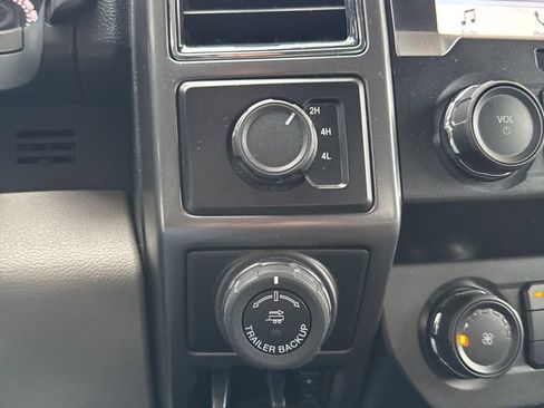 Used 2019 Ford F150 XLT w/ Trailer Tow Package image 14