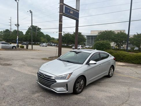 Used 2020 Hyundai Elantra Value Edition FWD image 3