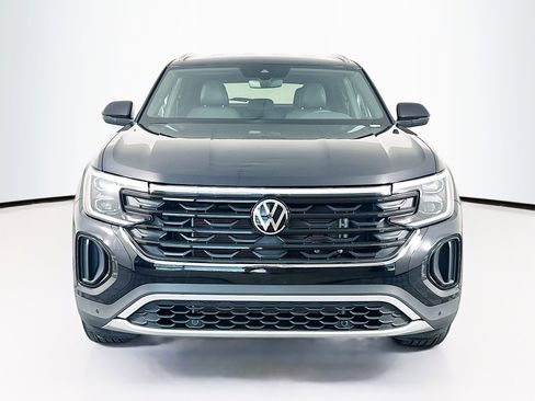 Used 2025 Volkswagen Atlas Cross Sport SE AWD/4WD image 2