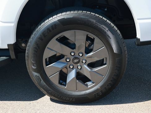 Used 2024 Ford F150 Lightning Flash AWD/4WD image 13