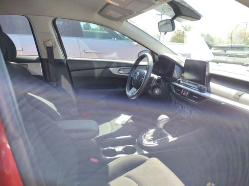 Used 2023 Kia Forte LXS FWD image 3