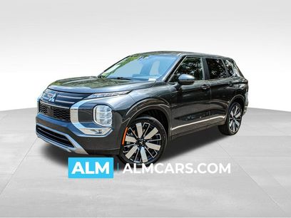Used 2025 Mitsubishi Outlander SE