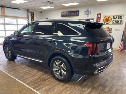 Used 2021 Kia Sorento S image 8