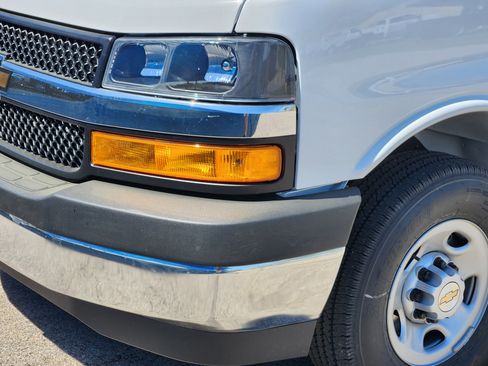 New 2026 Chevrolet Express 2500 w/ Driver Convenience Package image 6