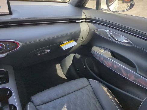 Used 2025 Genesis GV70 3.5T Sport w/ Sport Advanced Package image 17